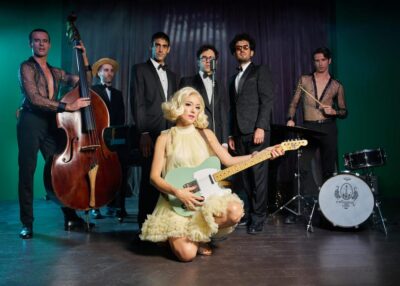 Italian Song Night with Una Come Me Concert - Your evening schedule: entry, dinner, and the show window