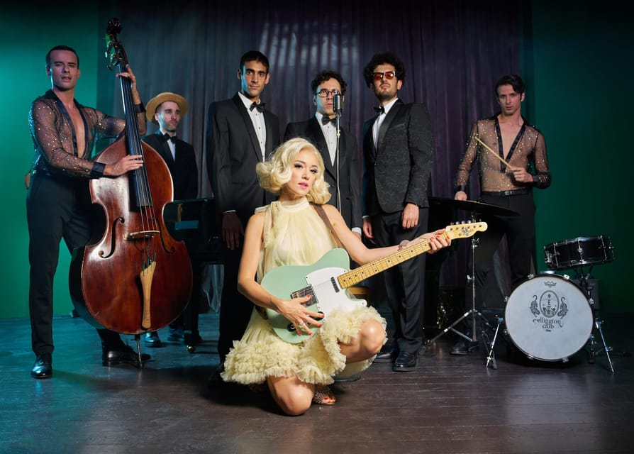 Italian Song Night with Una Come Me Concert - Your evening schedule: entry, dinner, and the show window