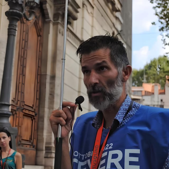 Jewish Ghetto Walking Tour with gelato - Where the tour starts: finding the guide and getting oriented