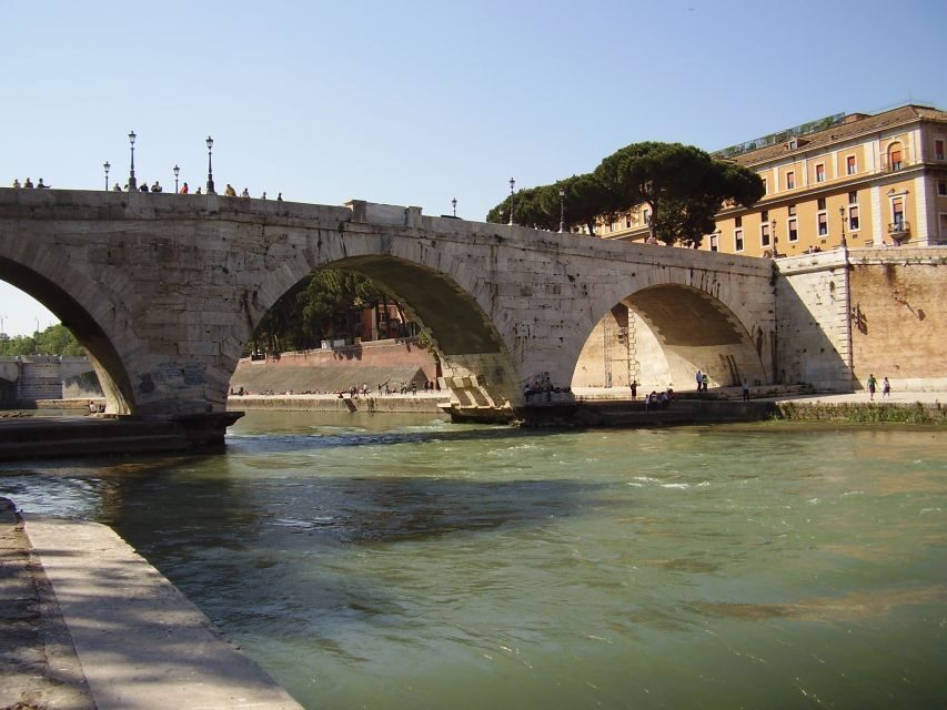 Jewish Rome District, Old Ghetto and Trastevere Private Tour - Trastevere: narrow lanes, cobblestones, and that staying-power feel