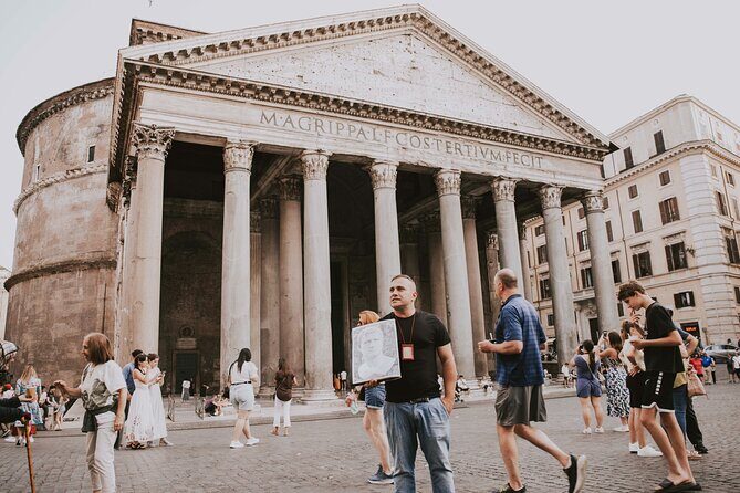 Julius Caesar and the Emperors' Nighttime Stories - Largo Argentina: Caesar’s assassination spot and the opening “cold start”
