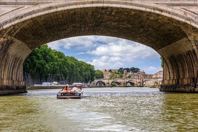 La Dolce Vita: Private Luxury Boat Ride in the Eternal City - Ponte Sisto: the elegant link to Trastevere