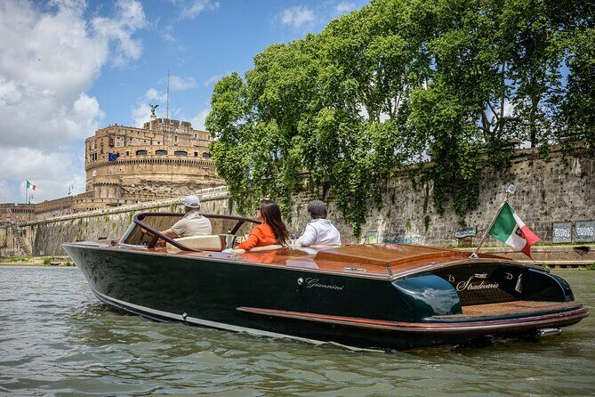 La Dolce Vita: Private Luxury Boat Ride in the Eternal City - Il Palazzaccio (Palazzo di Giustizia): neo-baroque power by the river