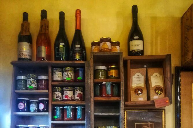Local Craft Beer Walkin Rome - What’s included: Peroni starter, tasting board, Italian snacks, Lazio Craft
