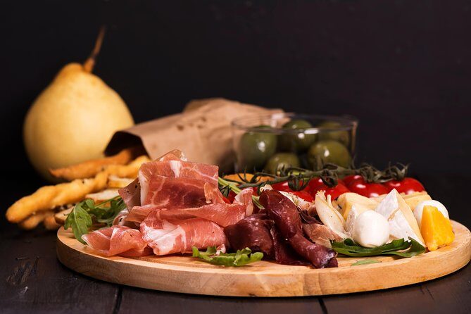 Local Food and Wine Walking Tour around Rome - Wine, portions, and the art of not getting too full too soon