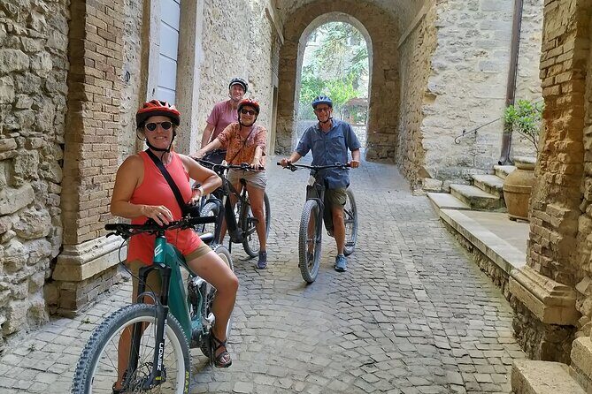 Luxury Eno and Oil experience, by e-bike and more... - A meet-up at Orvieto Scalo and a pedal-powered countryside plan