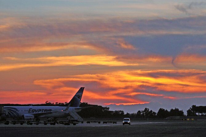 Luxury Private Night Transfer from Fiumicino to Rome City Center - Finding your driver fast at Fiumicino arrivals