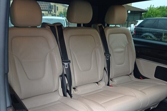 Luxury Private Transfer from/to Fiumicino Airport to Rome Center - Timing that respects flights, but still has firm limits