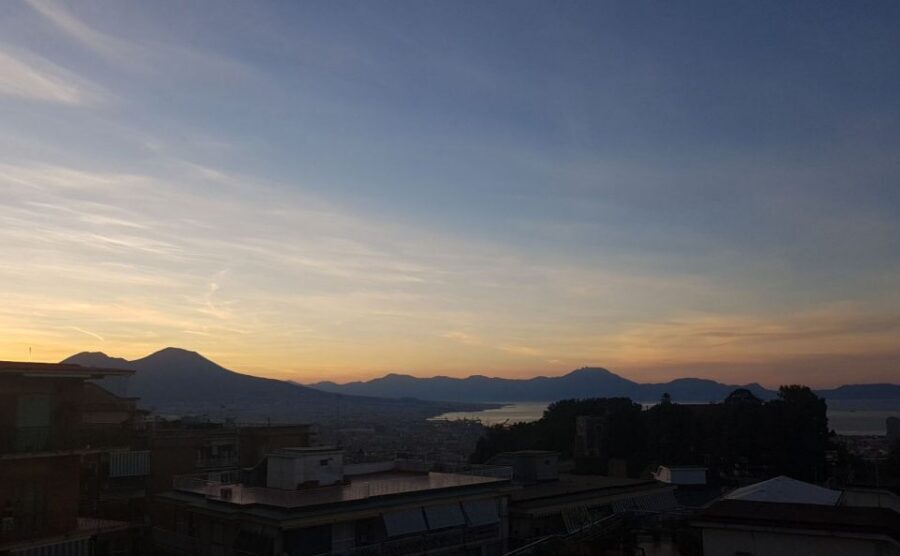 Make Neapolitan Pizza With A View Of Naples Like No Other - Who this suits best (and who might not love it)