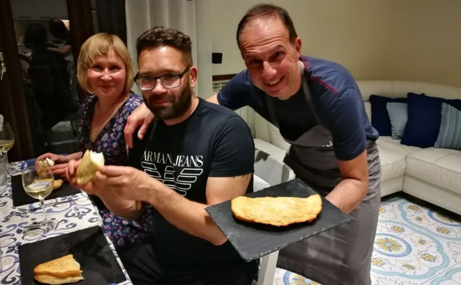 Make Neapolitan Pizza With A View Of Naples Like No Other - The 3-hour flow: from dough practice to your sit-down dinner