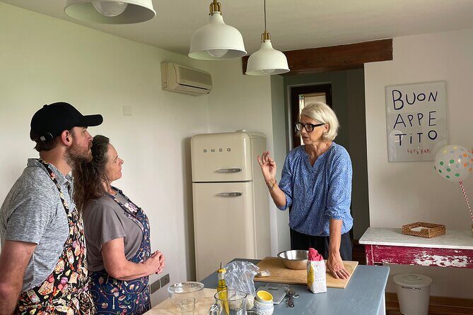 Mamma's Pizza Class in Roman Countryside - Making dough and stretching pizza the way Enrica shows you
