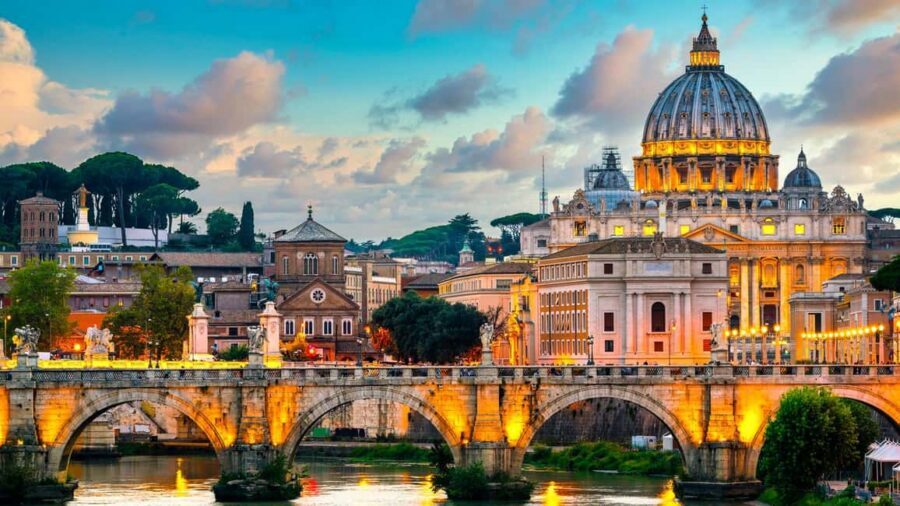 Marvel at Rome: Colosseum, Palatine Hill, Roman Forum Tour - The Colosseum: gladiators, engineering, and what to look for