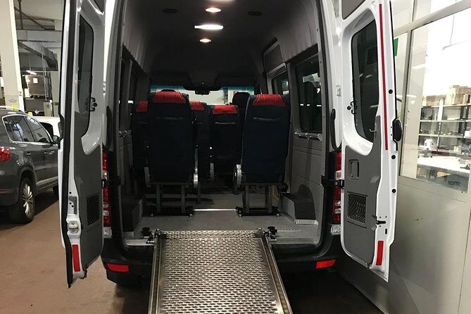 Minivan suitable for transporting disabled people with a wheelchair - Who This Tour Works Best For