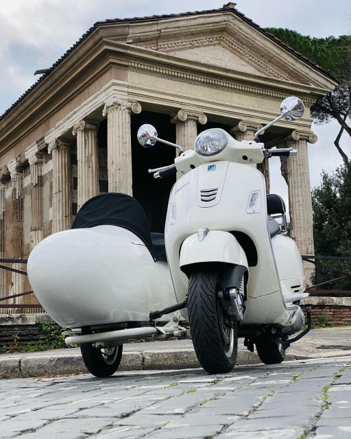 Morning Vespa Sidecar Tour with Cappuccino - How the Vespa sidecar ride works (and what safety gear you should notice)