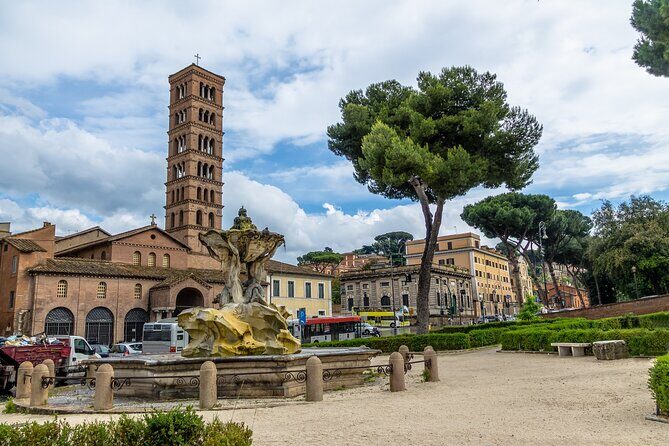 Mouth of Truth, Jewish Ghetto and Trastevere Guided Tour - How the Small Group, Earpiece, and Guide Style Make It Work