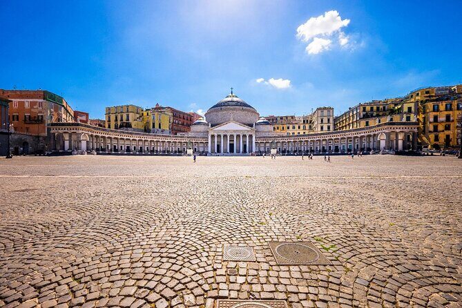 Naples - 4 hours in the streets of the city - Port’Alba Into Via dei Tribunali: Decumanus Major Energy