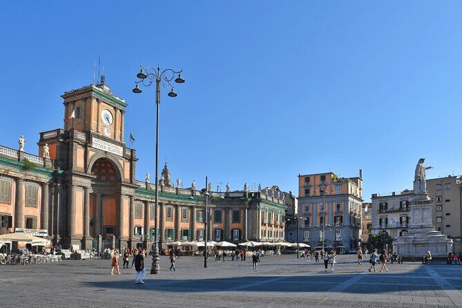 Naples - 4 hours in the streets of the city - Piazza San Domenico Maggiore: Final Square Energy