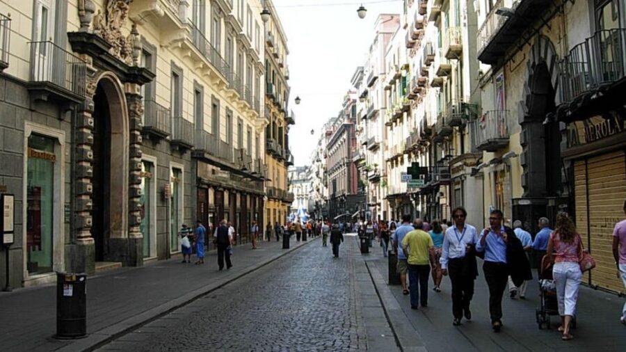 Naples Audioguide - TravelMate app for your smartphone - 175 minutes of audio: how to pace Naples without feeling rushed