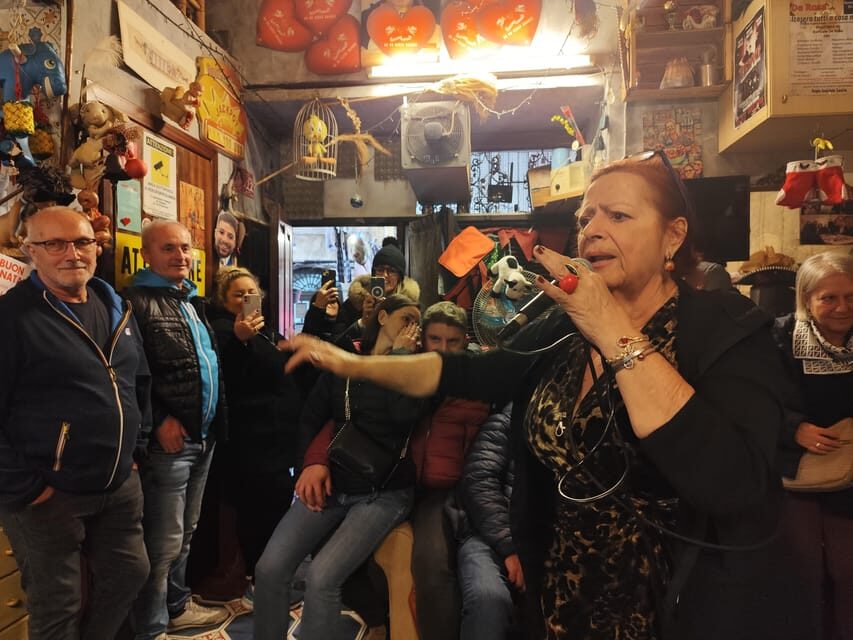 Naples: Authentic Family Home Lunch with Music Show & Spanish Quarters Tour - Walking the Spanish Quarters: Toledo to the lanes that still feel alive