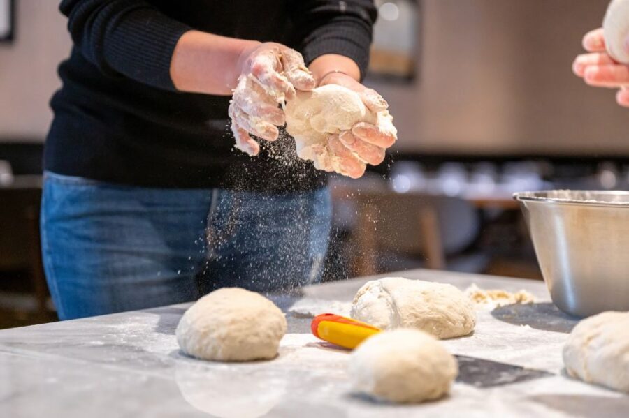 Naples: Authentic Neapolitan Pizza Making Class - Key highlights worth knowing