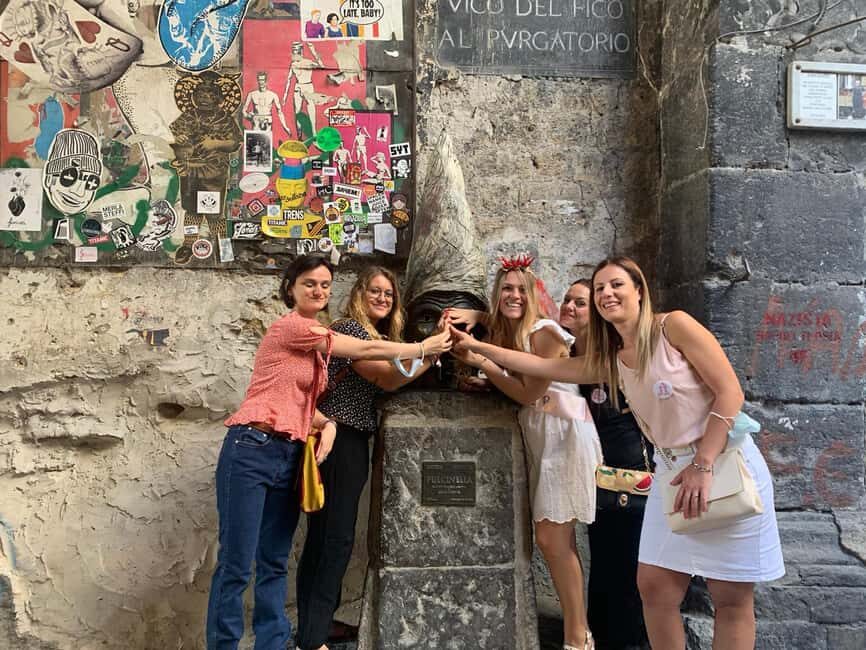 Naples: Bachelorette Party with Insolitaguida - The “bijoux antijella” clue and the Guido character