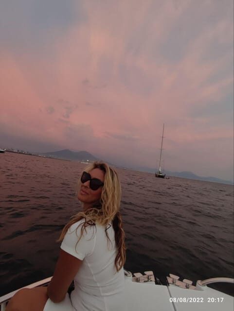 Naples: Bay of Naples Sunset Experience with Prosecco - Food and Service: Setting Expectations Without Getting Burned