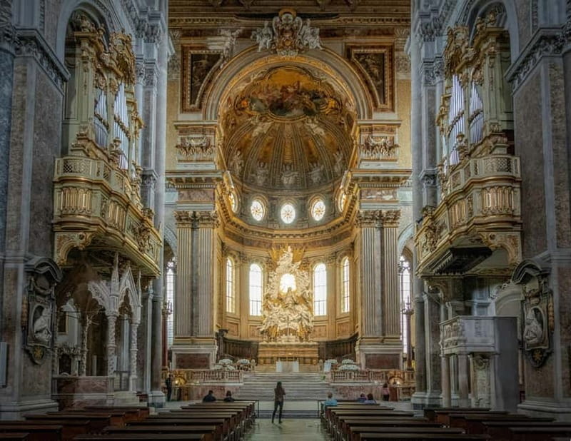 Naples behind the scene walking guided tour - Piazza Bellini: the meeting point that sets the mood fast