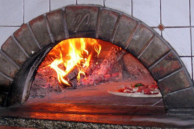 Naples by Night Tour Including Pizza Dinner - The pizza dinner: included Neapolitan pie, soft drink, and what to watch for
