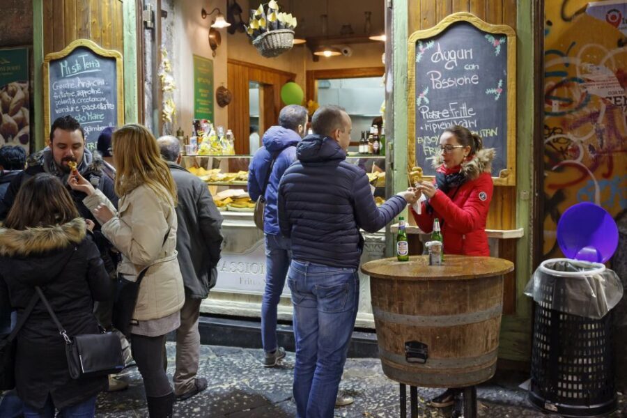Naples: City and Street Food Market - Piazza Municipio to Maschio Angioino: getting your bearings in Naples