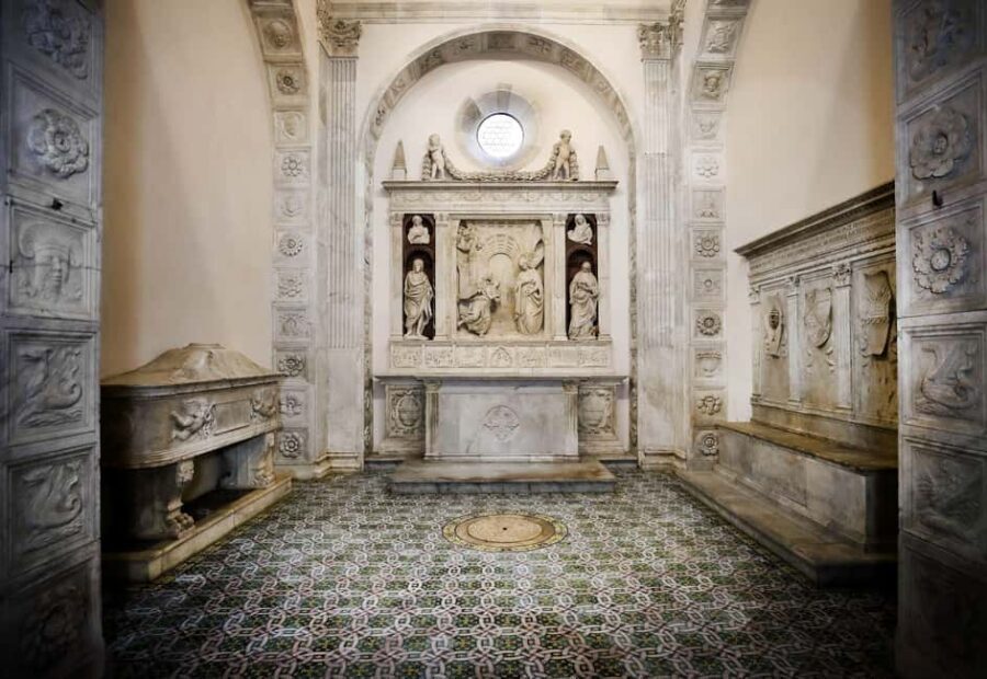 Naples: City Pass with guided tours, Pompeii & Underground - Streetfood Naples tour and pizza cookery class: why this is more than eating