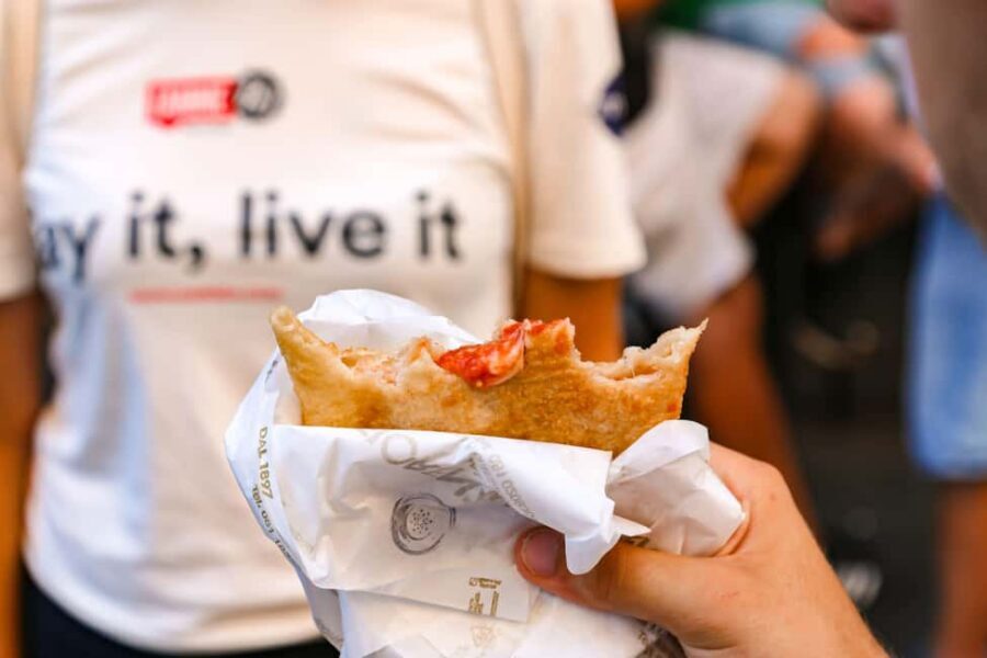 Naples: Culture & Street Food with a Local Guide - Starting Naples the right way: meet at the Duomo area