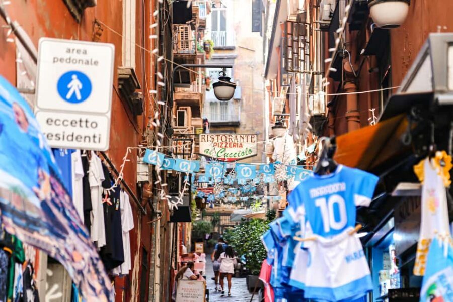 Naples: Culture & Street Food with a Local Guide - San Gregorio Armeno: presepi shops and the corno napoletano charm