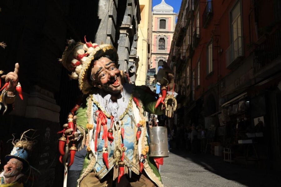 Naples: Culture & Street Food with a Local Guide - Via Toledo: Naples’ main avenue and the pizza stop
