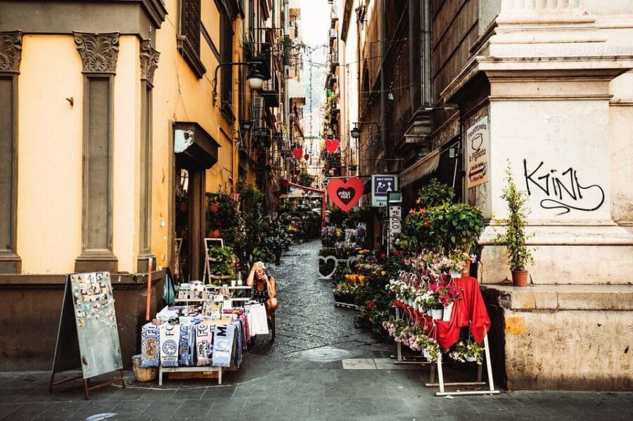 Naples: Family Mythology Treasure Hunt w/ Food Stop - The taralli food stop: how to refuel without losing momentum
