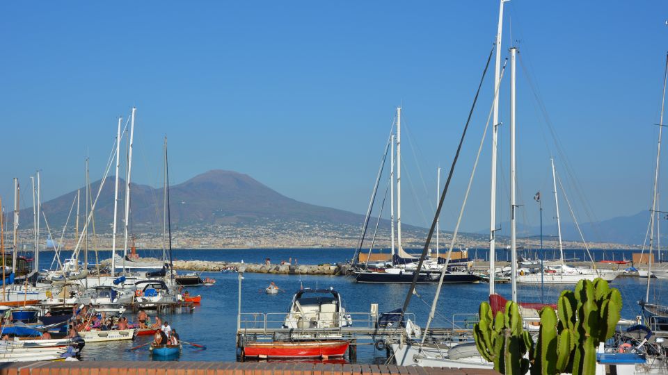 Naples from Rome - 1Day: High Speed Train & Hop On Hop Off - The Naples handoff: where the hop-on hop-off ticket actually clicks