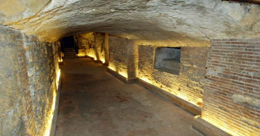 Naples: Historic Center Guided Tour with Underground Ruins - From Via Toledo to What’s Under Your Feet