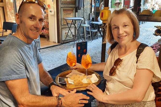Naples historic center private tour with pizza lunch - The pizza lunch at Gino e Totò Sorbillo: why the stop matters