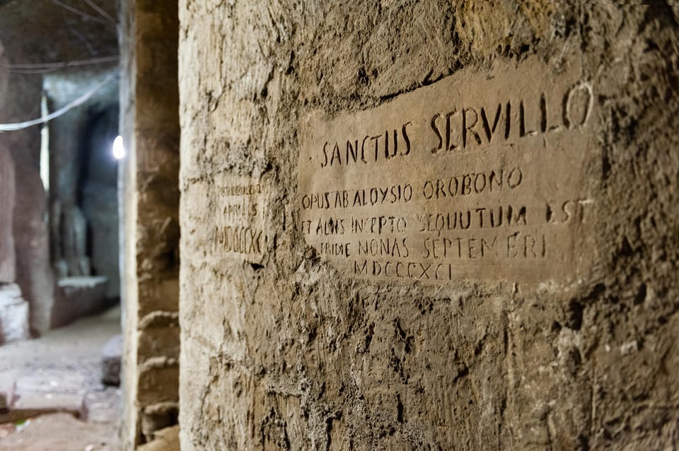 Naples: Ipogeo dei Cristallini Guided Tour - Medusa in the tomb: the moment everyone remembers