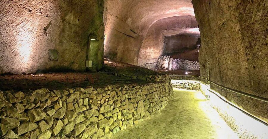 Naples: LAPIS Museum Guided Visit in Italian - Naples’ water story, told under the Basilica of Pietrasanta