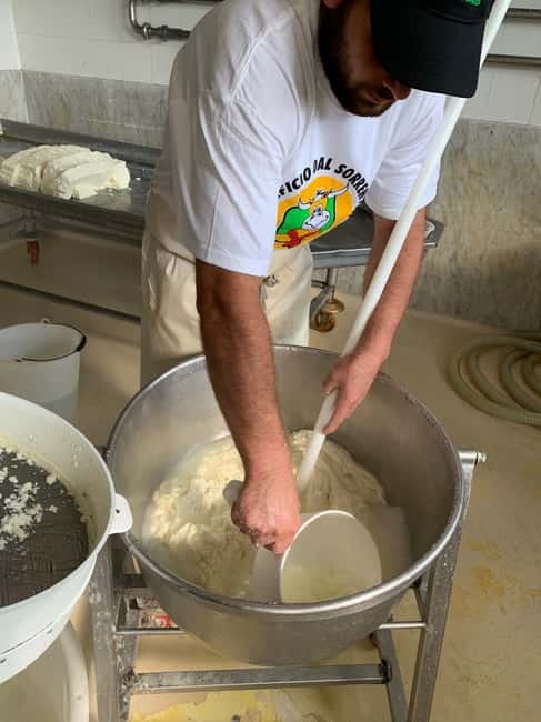 Naples: Mozzarella experience - Getting Oriented: Rione Alto, a Short Ride, and No Taxi Panic