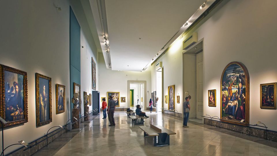 Naples: National Gallery of Capodimonte Tour - Capodimonte’s Royal Palace setting: a museum with built-in atmosphere