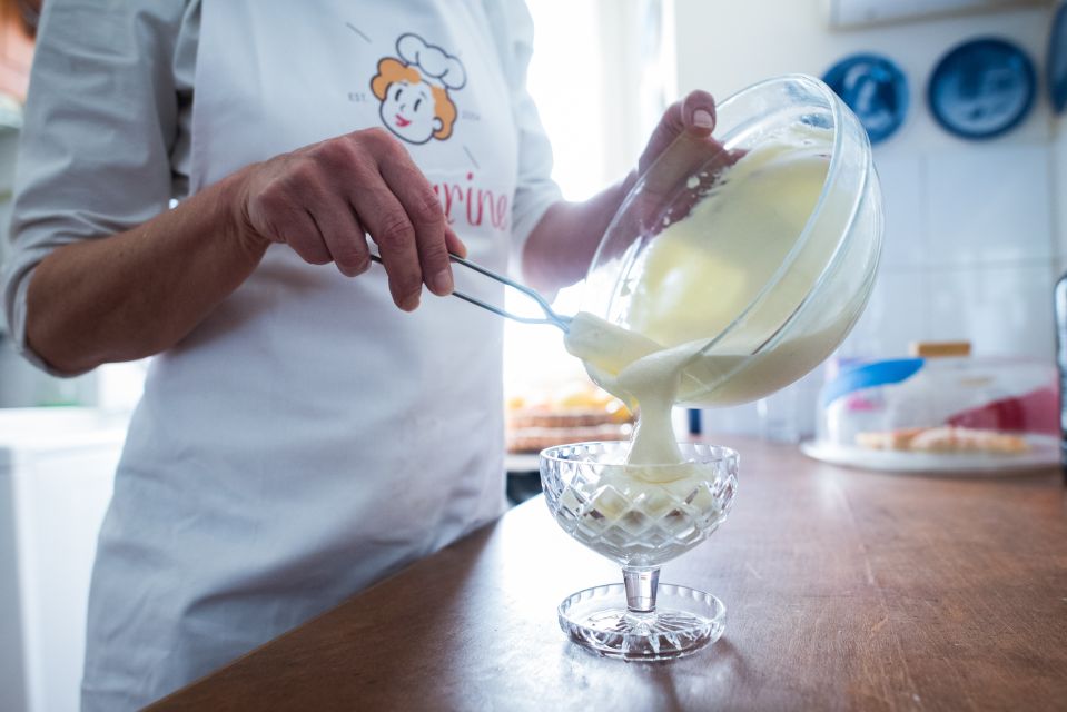 Naples: Pasta and Tiramisu Class at a Local's Home - The welcome: prosecco, nibbles, and settling in