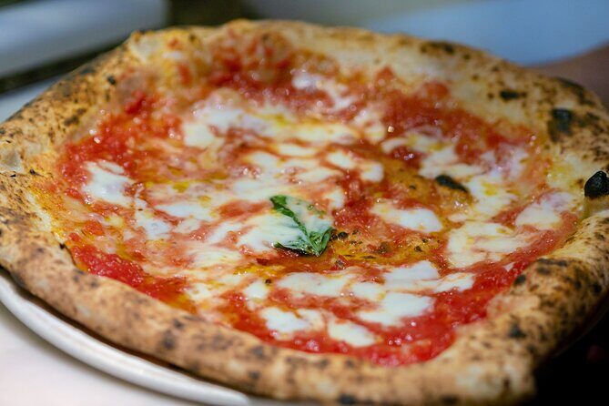 Naples: Pizza and Beyond Food Tour by Do Eat Better - Stop 5 on Via Dei Tribunali: tarallo, the everyday crunch