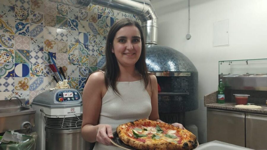 Naples: Pizza Making Class with Neapolitan Chef and drink - Starters and your drink: Naples flavor before the pizza