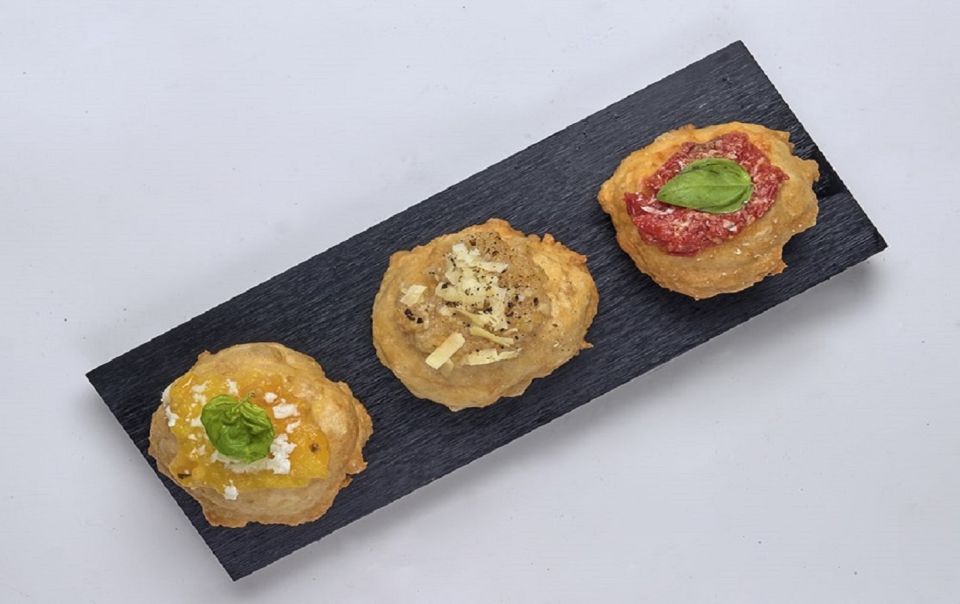 Naples: Pizza tasting gourmet experience - Campania wine pairing with executive sommelier advice