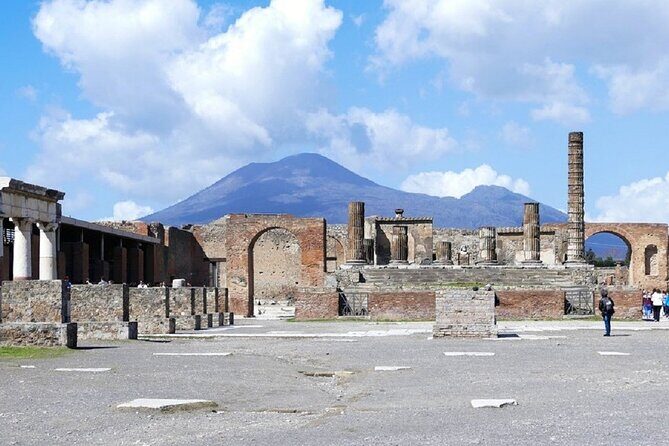 Naples, Pompeii and Vesuvius full day tour from Naples - Comfort, Group Size, and What to Pack for Heat and Walking