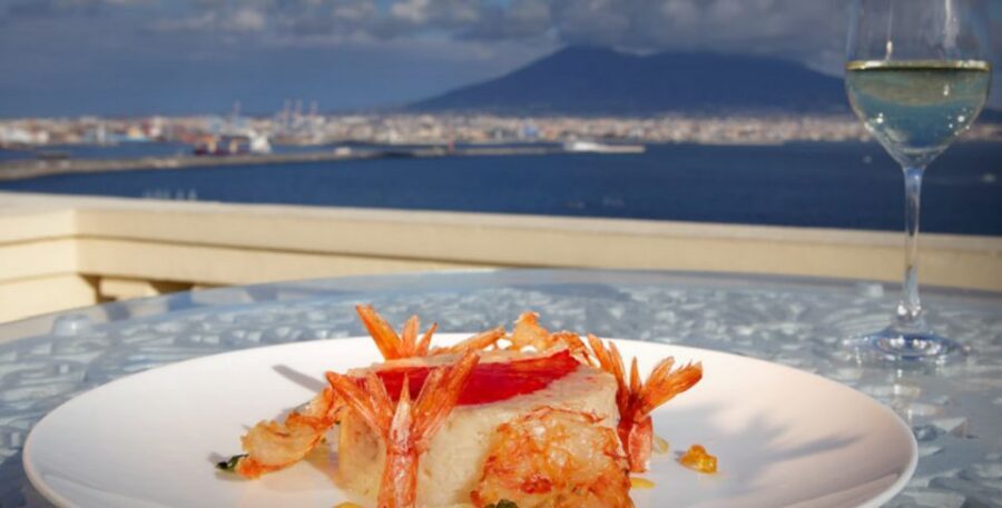 Naples: romantic dinner on the rooftop terrace - Hotel Excelsior rooftop dinner: what you’re actually buying