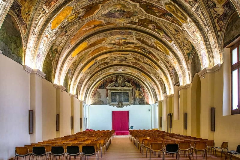 Naples: San Lorenzo Maggiore and Neapolis Sotterrata Ticket - San Lorenzo Maggiore: the centered meeting point that makes planning easy