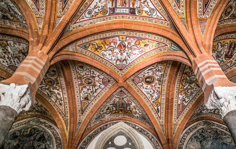 Naples: San Lorenzo Maggiore and Neapolis Sotterrata Ticket - Cloister and Chapter Hall: Gothic details that frame the story