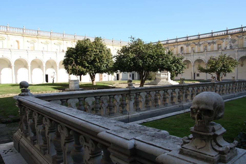 Naples: San Martino and Sant'Elmo Castle Guided Tour - The walk to Castel Sant’Elmo: a short shift in altitude and mood